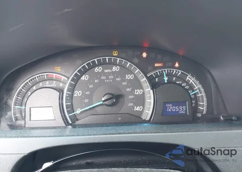 2013 Toyota Camry Xle z USA, uszkodzony, nr VIN 4T4BF1FKXDR315636